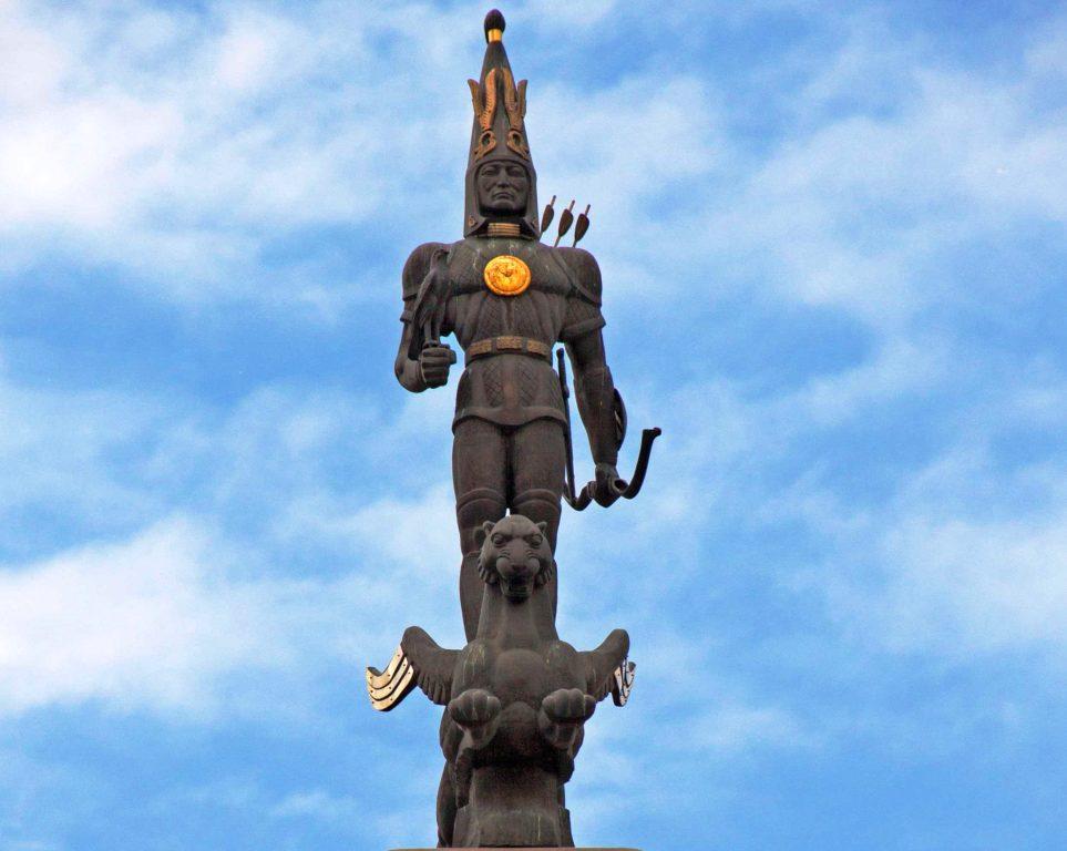 Almaty-Indepence-monument