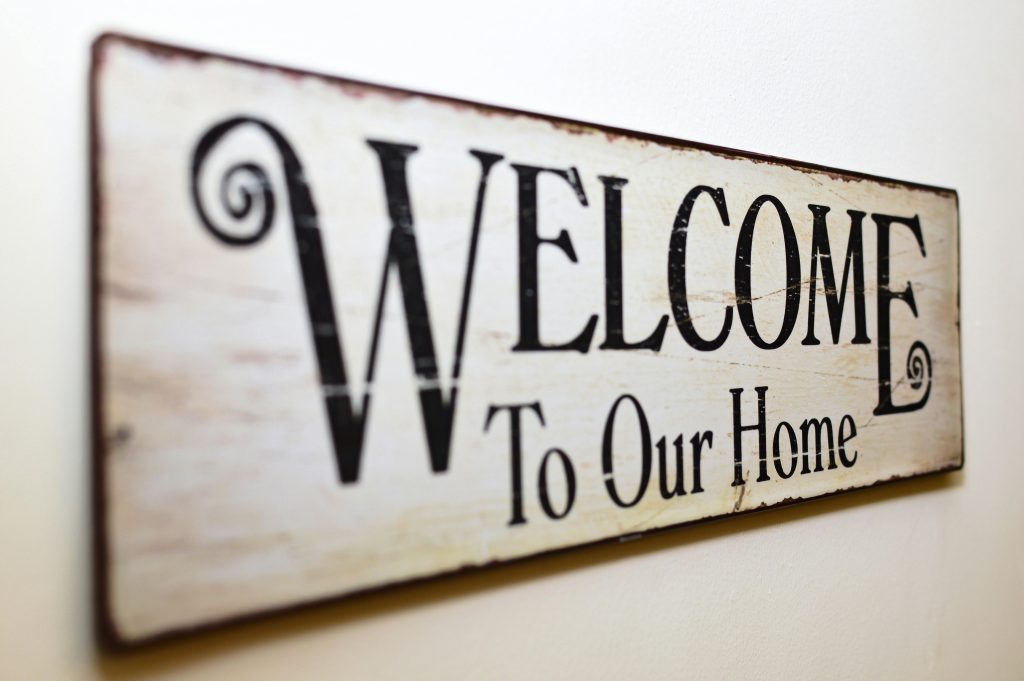 Budget-accommodations-airbnb-homestays
